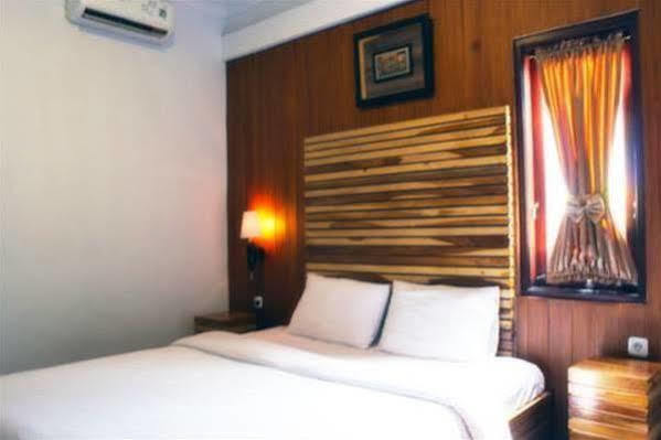 Puri Minggiran Guesthouse Yogya Yogyakarta Exterior photo